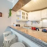 Guestready - Vibrant Flat W/ Balcony شقة كوستا دا كاباريكا