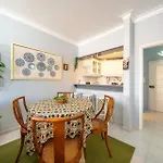 شقة Guestready - Vibrant Flat W/ Balcony كوستا دا كاباريكا
