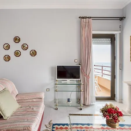 Guestready - Vibrant Flat W/ Balcony Апартаменты Кошта-да-Капарика