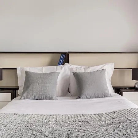 Guestready - Vibrant Flat W/ Balcony *