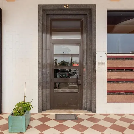 Guestready - Vibrant Flat W/ Balcony * Costa de Caparica