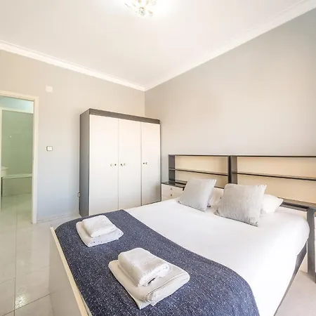 Апартаменты Guestready - Vibrant Flat W/ Balcony Кошта-да-Капарика