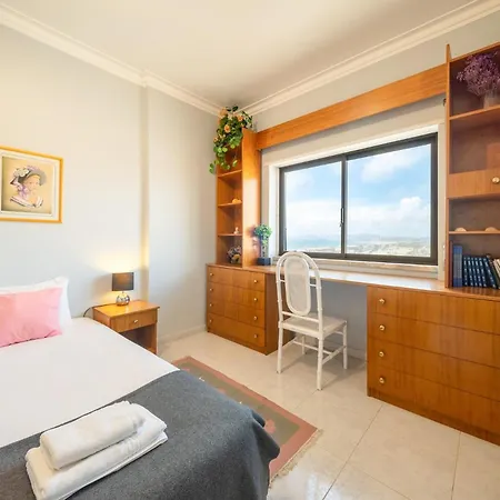 Guestready - Vibrant Flat W/ Balcony Апартаменты