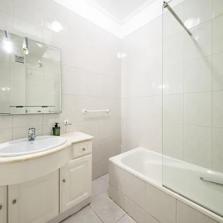Guestready - Vibrant Flat W/ Balcony Апартаменты *