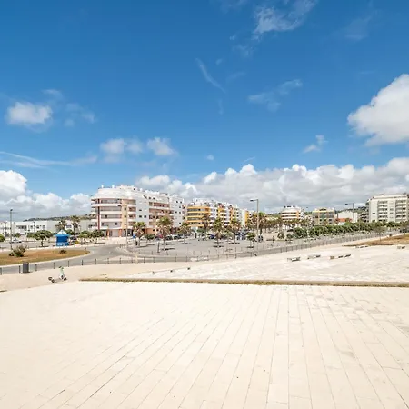 Guestready - Vibrant Flat W/ Balcony * Кошта-да-Капарика
