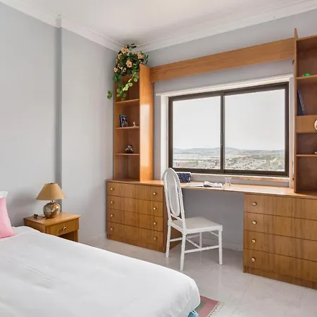 Joivy Vibrant Flat With Balcony * Costa da Caparica