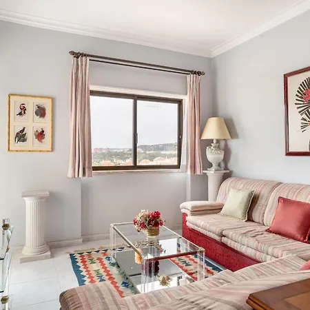 Guestready - Vibrant Flat W/ Balcony Costa de Caparica