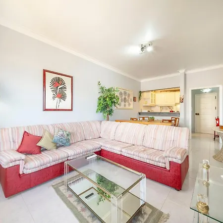 Guestready - Vibrant Flat W/ Balcony Lägenhet
