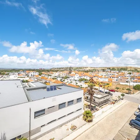 Guestready - Vibrant Flat W/ Balcony Costa de Caparica