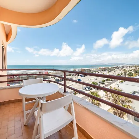 Guestready - Vibrant Flat W/ Balcony *