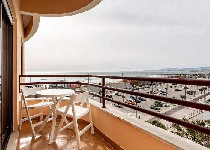 公寓 Guestready - Vibrant Flat W/ Balcony
